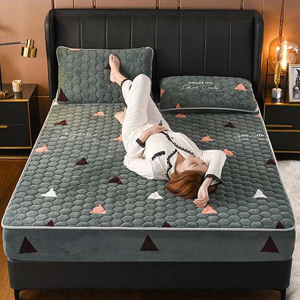 Mekani in eleganten komplet posteljnine